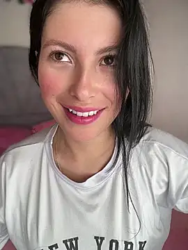 Mia salinass online show from April 2026 06:01:01 PM