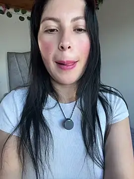 Snapshot of Mia_salinass chatting on July 2026 08:28:02 PM Mia salinass online show from July 2026 08:28:02 PM