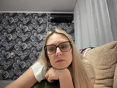 NikexPretty online show from November 2025 10:12:01 PM