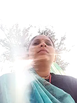 Snapshot of Hot_mamta55 chatting on November 2025 08:06:01 AM Hot mamta55 online show from November 2025 08:06:01 AM