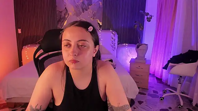 SarahCastro1  online show from June 2026 02:45:01 AM