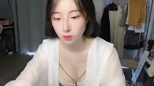 Freya7777 online show from September 2025 04:01:02 AM