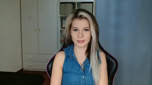 KristineGlow online show from March 2026 07:23:01 AM