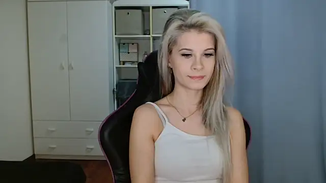 KristineGlow online show from April 2026 06:14:01 AM