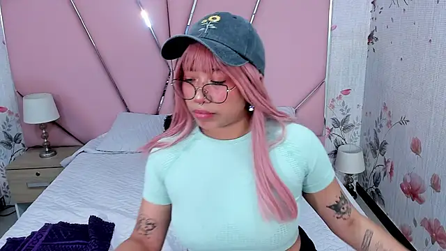 SafiroAgataaa online show from September 2025 09:39:02 PM