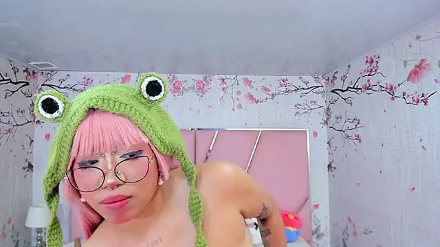 Snapshot of SafiroAgataaa chatting on February 2026 05:01:02 AM SafiroAgataaa online show from February 2026 05:01:02 AM