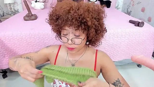 Snapshot of SafiroAgataaa chatting on March 2026 01:44:02 AM SafiroAgataaa online show from March 2026 01:44:02 AM