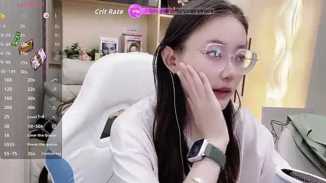 Snapshot of Naiyi-babe chatting on October 2025 03:55:01 PM Naiyi-babe online show from October 2025 03:55:01 PM