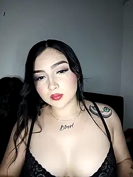 Emily Reyna online show from September 2025 04:23:01 AM