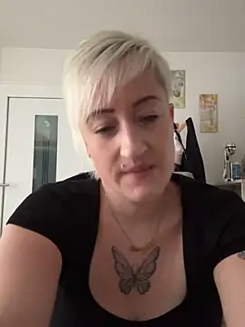 Rozendefotz online show from September 2025 06:03:01 AM