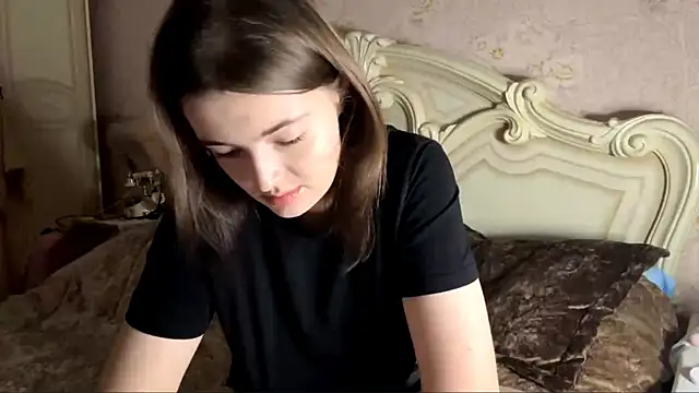 HoneyMist online show from November 2025 04:29:02 PM