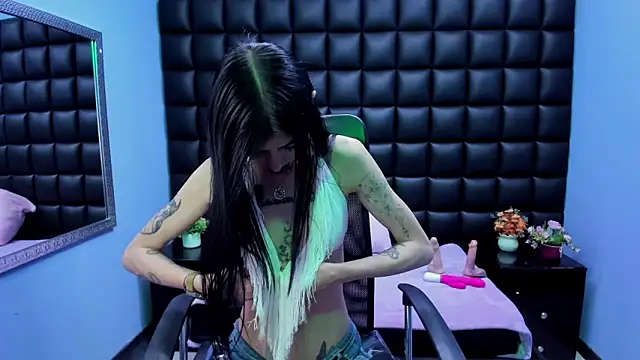 Dulce Miaa  online show from February 2026 05:33:01 PM