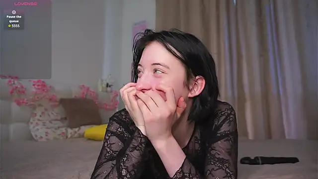 JuanaFriesz online show from April 2026 09:07:01 AM