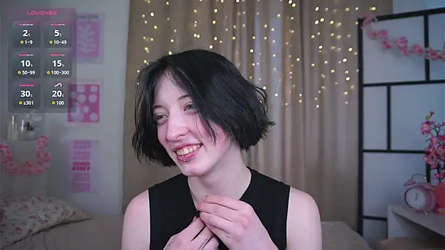 JuanaFriesz online show from April 2026 09:06:01 AM