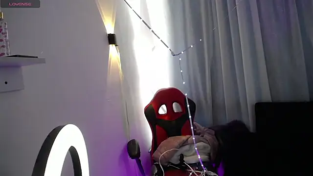 Annie A  online show from October 2025 04:48:02 PM