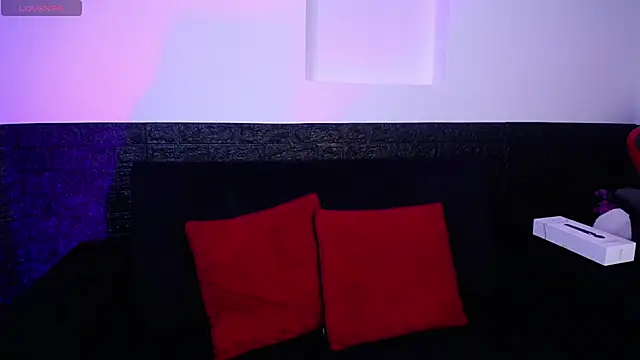 Annie A  online show from October 2025 08:31:01 PM