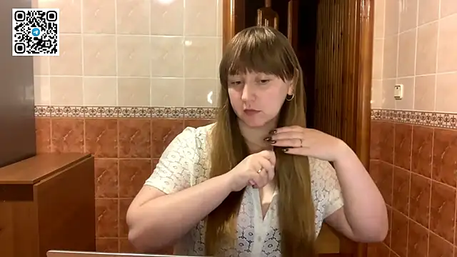 MaroonMoon  online show from November 2025 09:09:02 PM