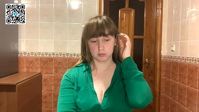 MaroonMoon  online show from November 2025 08:44:01 PM