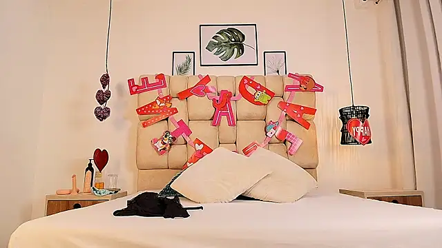 elizawiliamst online show from September 2025 12:28:01 PM