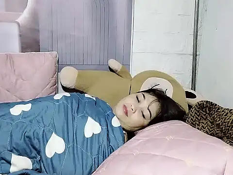 Lyly nuce online show from November 2025 02:00:01 AM