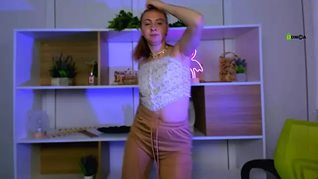 mila glow1 online show from September 2025 04:28:02 PM