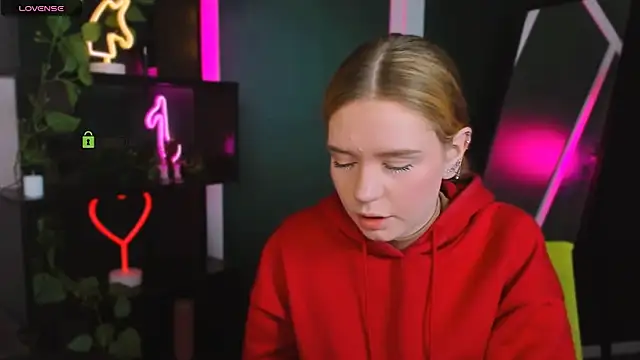 mila glow1 online show from April 2026 06:45:02 PM