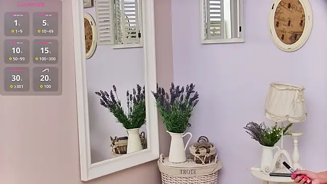 LollyShine online show from September 2025 06:45:01 PM