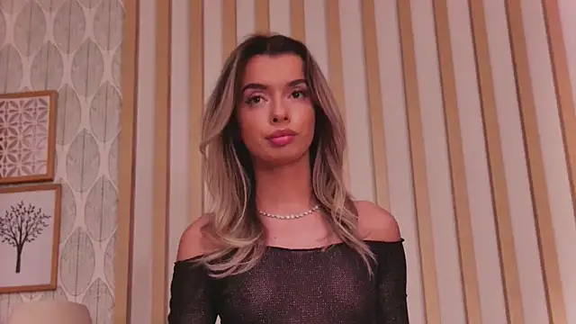 LollyShine online show from November 2025 07:21:01 PM