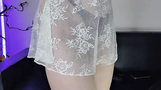 MaiLiiil online show from June 2026 01:24:02 PM