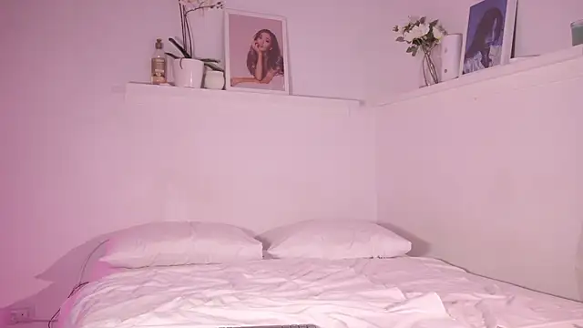 sweettener  online show from October 2025 11:44:02 AM