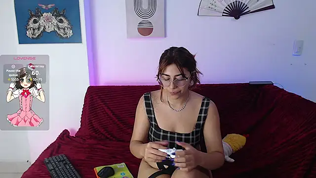 Laramucci online show from December 2025 07:32:01 PM