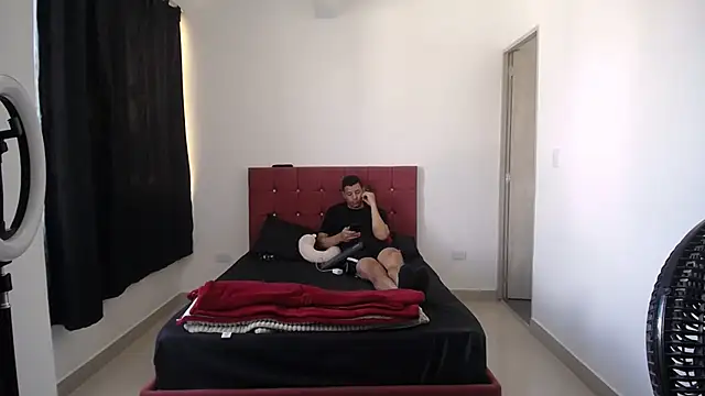 yohacriss online show from November 2025 01:33:02 PM