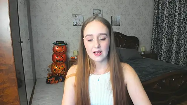 SabrinaCandi online show from November 2025 08:00:01 PM