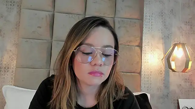 Sky Junne online show from December 2025 05:54:01 PM