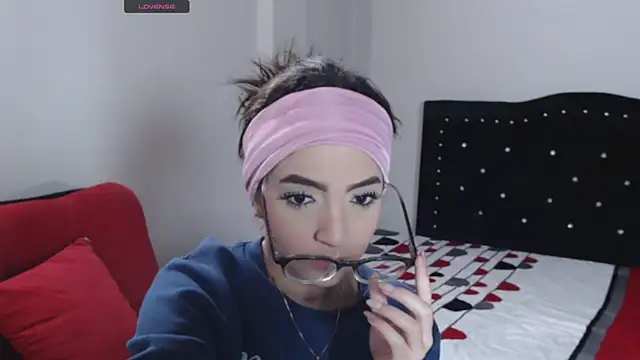 Coraline Playful online show from September 2025 01:05:02 PM