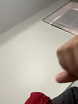 lionr0660 online show from October 2025 04:15:02 PM