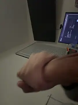 lionr0660 online show from November 2025 11:16:02 PM