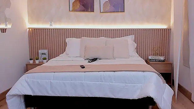 ZafiraRusso online show from September 2025 04:29:02 PM