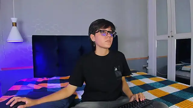 Tsuki Maru online show from September 2025 08:12:02 PM