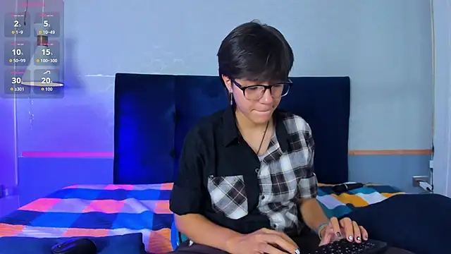 Tsuki Maru online show from October 2025 08:08:01 PM