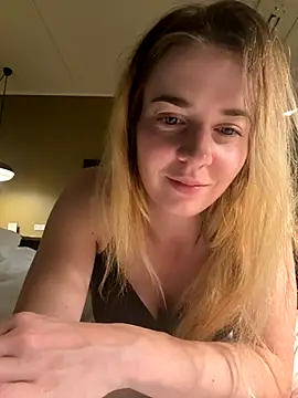 ellieen online show from October 2025 08:08:02 PM