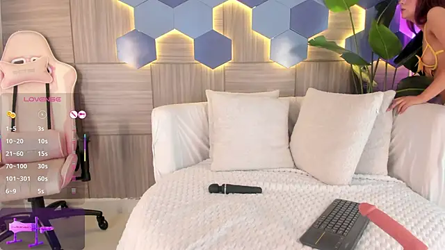 Snapshot of MilaGrace1 chatting on May 2026 11:37:01 AM MilaGrace1 online show from May 2026 11:37:01 AM