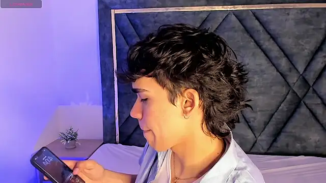 JoeCollins  online show from October 2025 09:04:01 PM