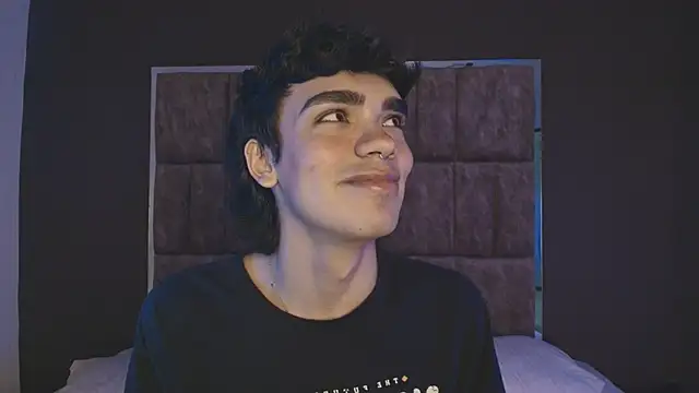 JoeCollins  online show from November 2025 11:04:02 PM