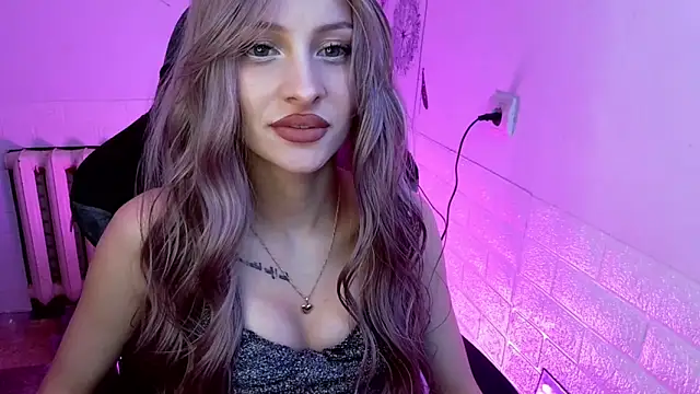 Snapshot of girlfriend_night17 chatting on February 2026 01:58:01 AM girlfriend night17 online show from February 2026 01:58:01 AM