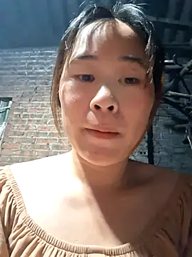 ALIENHR38 online show from October 2025 11:57:02 PM