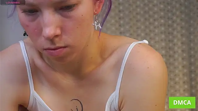 JuliannaWenger online show from October 2025 04:11:01 PM