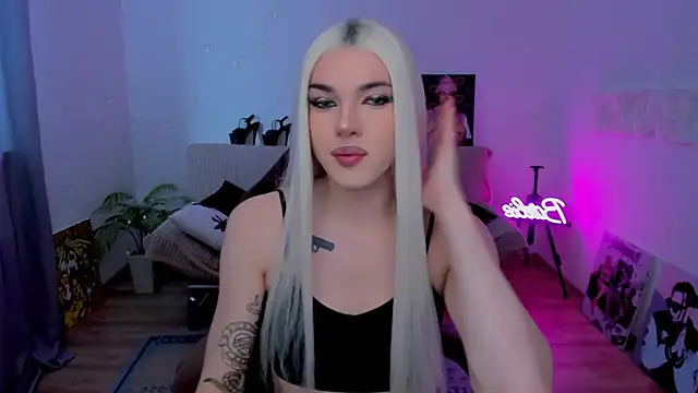 Snapshot of YourTrixie chatting on February 2026 05:44:01 AM YourTrixie online show from February 2026 05:44:01 AM