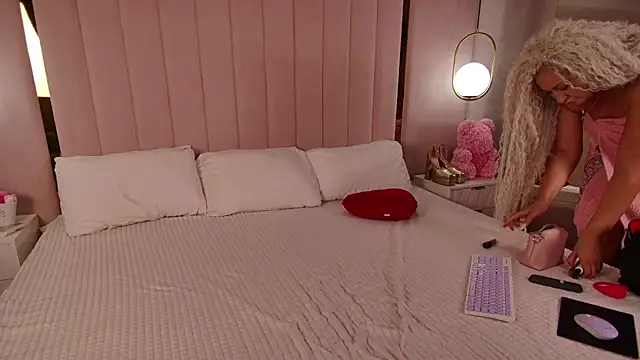 Lilit 1Love online show from September 2025 03:56:02 PM