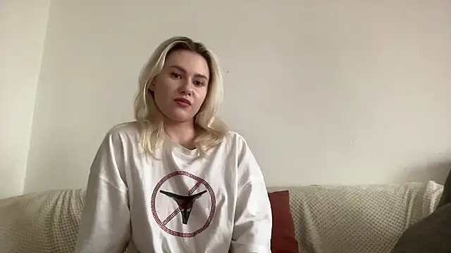 ElaraLuxxxe online show from October 2025 09:54:02 AM